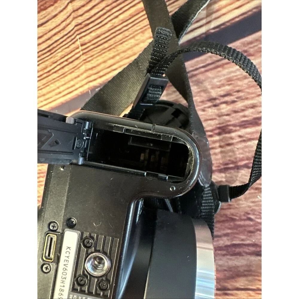 Black Kodak EasyShare P850 5.1MP LCD Digital ONLY - READ - WORKING
